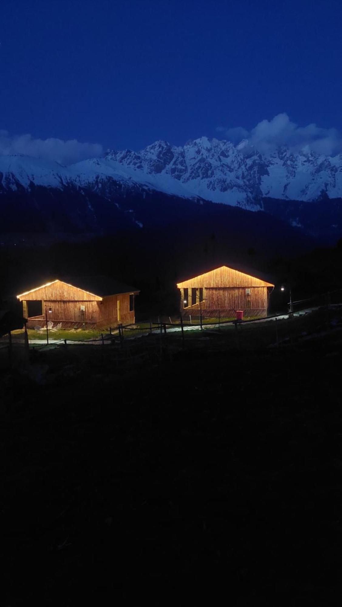 Khana Badosh Resort Kalam Esterno foto