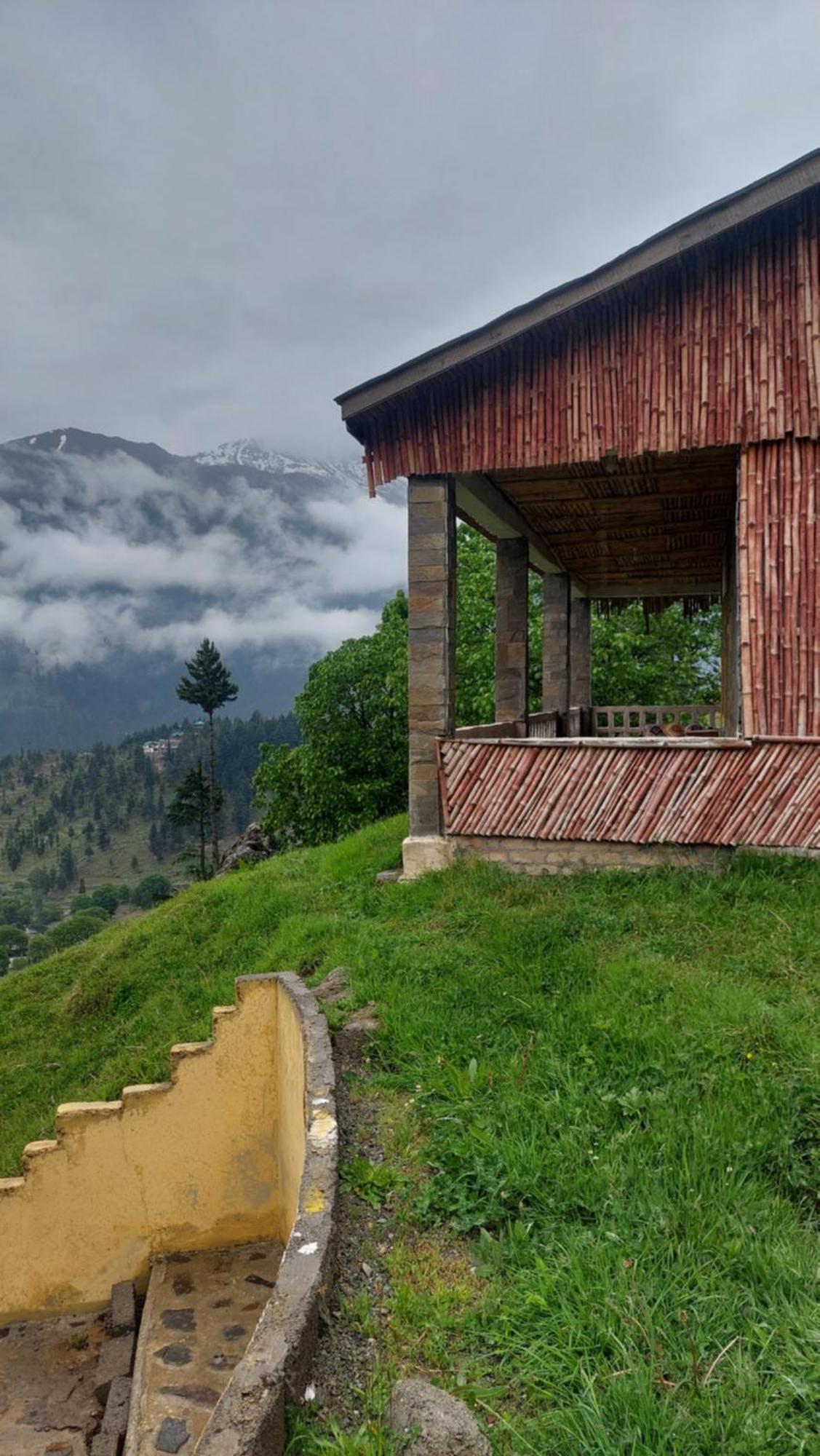 Khana Badosh Resort Kalam Esterno foto